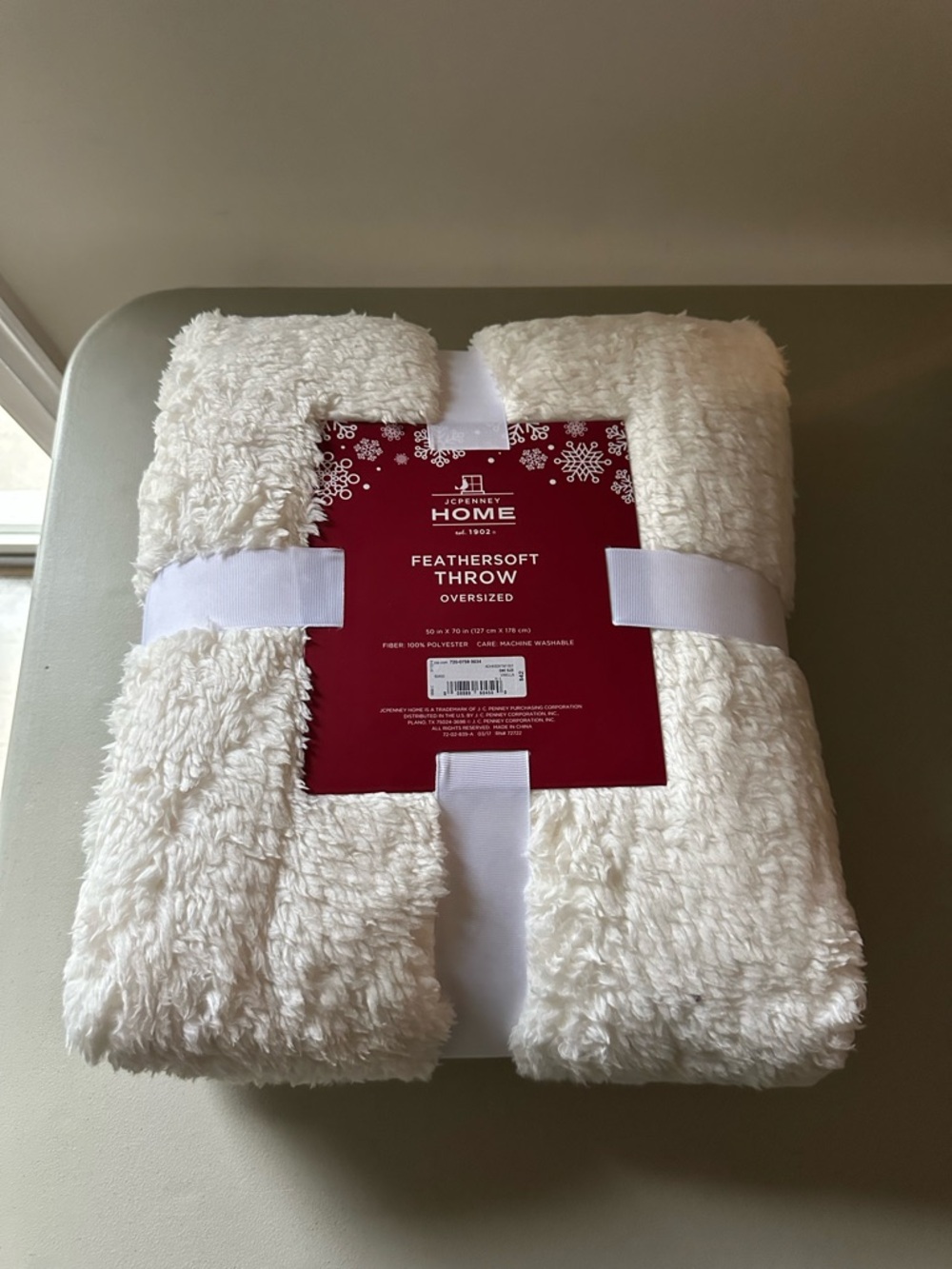 NEW JC PENNEY Home Feathersoft Oversized Throw VANILLA 50x70"